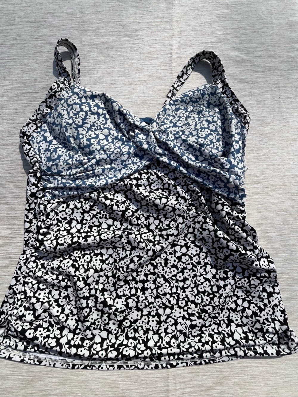 Lands' End Cross Front Women’s Bathing Suit Swimsuit Floral Tankini Swim Top 16